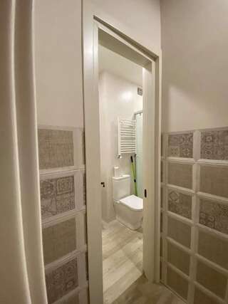 Гостевой дом Apartament Xvicha Тбилиси Семейный номер-6