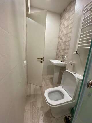 Гостевой дом Apartament Xvicha Тбилиси Семейный номер-9