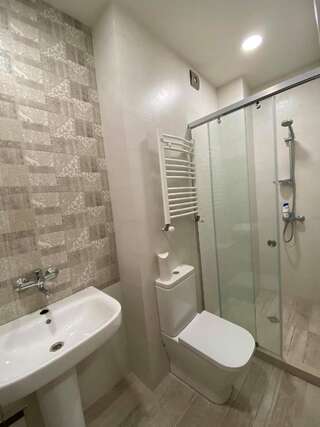 Гостевой дом Apartament Xvicha Тбилиси Семейный номер-14