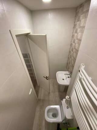 Гостевой дом Apartament Xvicha Тбилиси Семейный номер-22