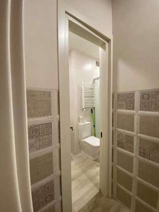 Гостевой дом Apartament Xvicha Тбилиси Семейный номер-24