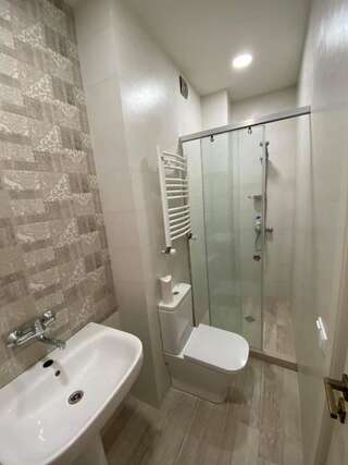 Гостевой дом Apartament Xvicha Тбилиси Семейный номер-29