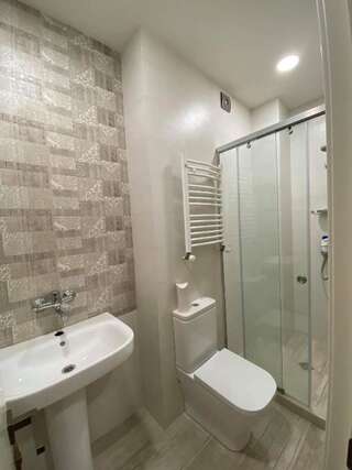 Гостевой дом Apartament Xvicha Тбилиси Семейный номер-31