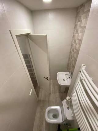 Гостевой дом Apartament Xvicha Тбилиси Семейный номер-4