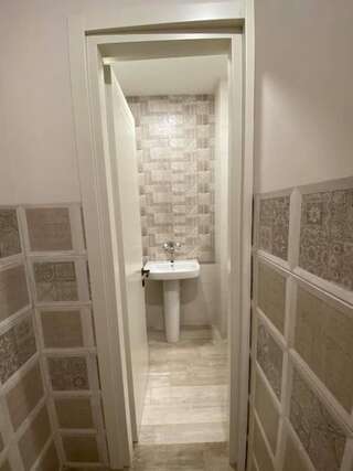 Гостевой дом Apartament Xvicha Тбилиси Семейный номер-5